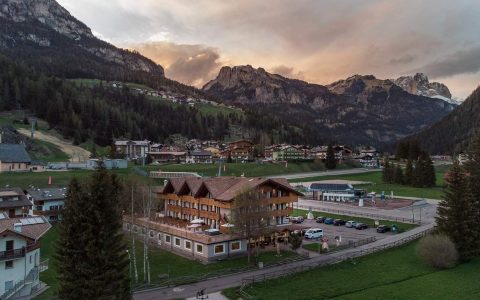 (Italiano) X Alp Hotel